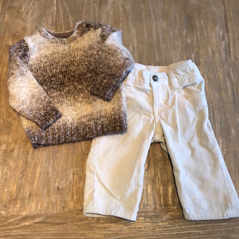 Super cute Baby Gap Knot Sweater & Pant set 6-12m
